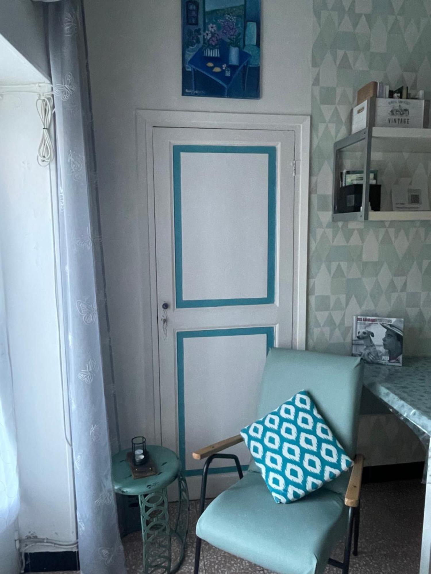 Welcome In The Cozy Blue Nest Pedestrian Menton Buitenkant foto