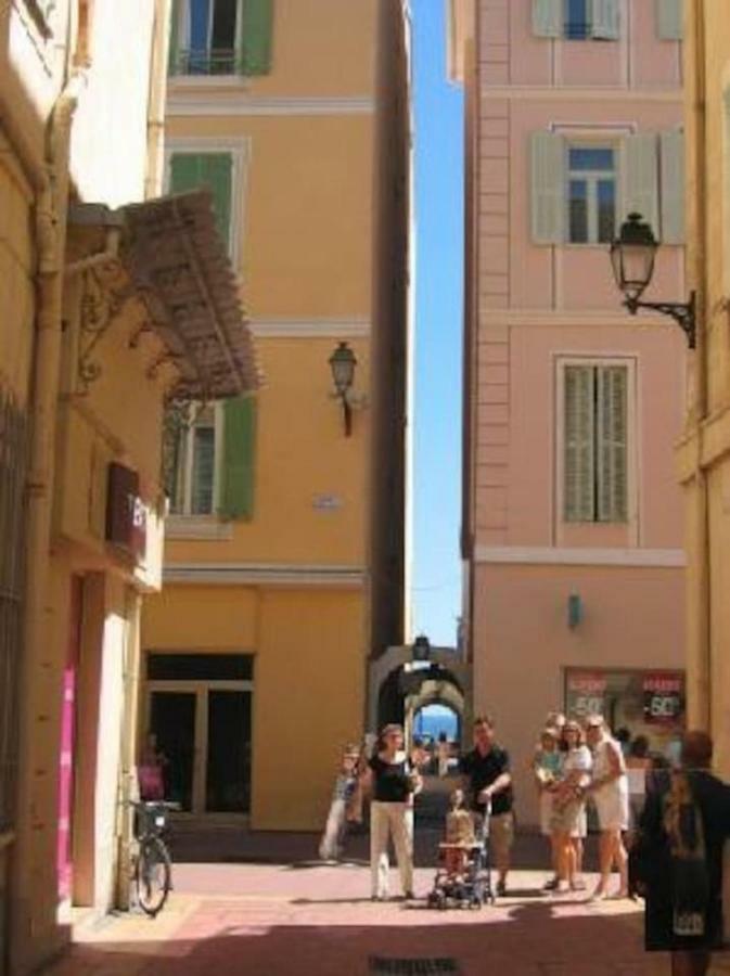 Welcome In The Cozy Blue Nest Pedestrian Menton Buitenkant foto