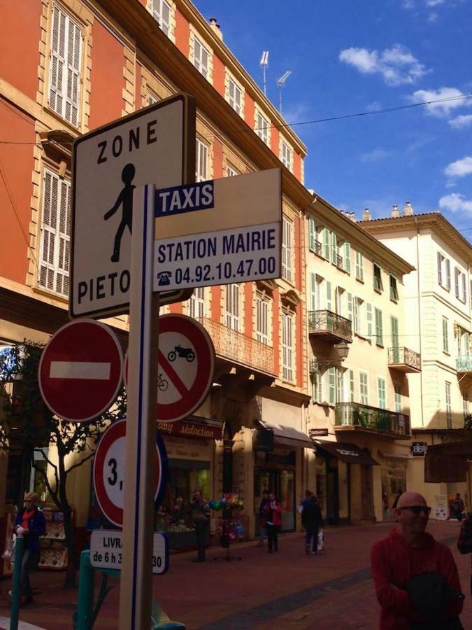 Welcome In The Cozy Blue Nest Pedestrian Menton Buitenkant foto