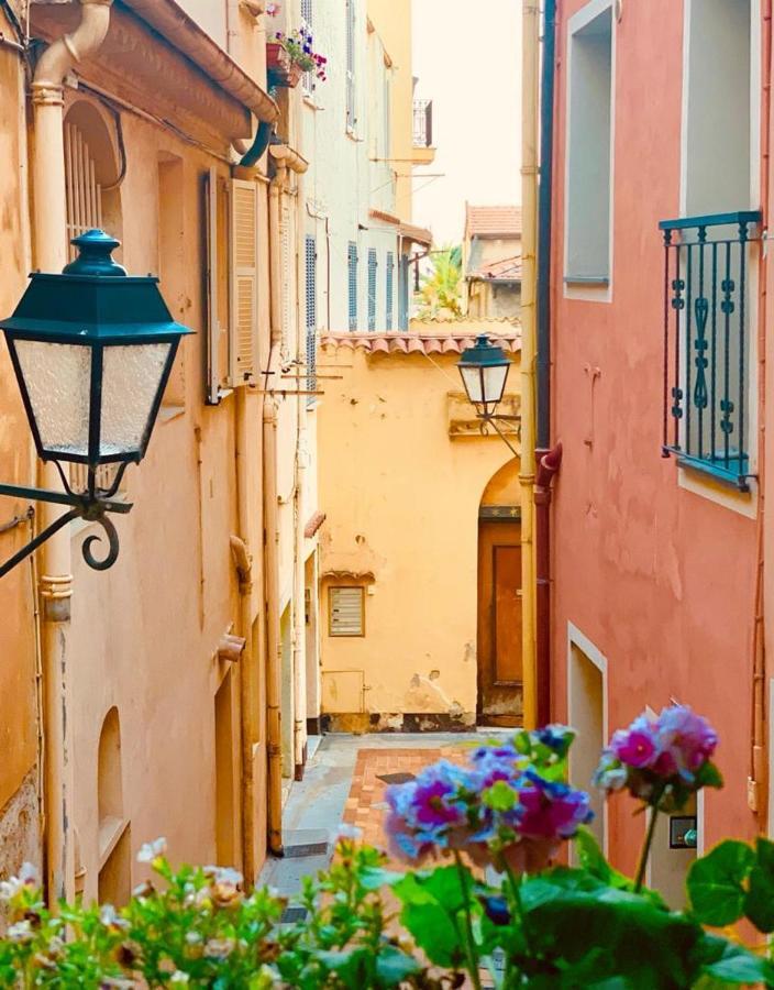Welcome In The Cozy Blue Nest Pedestrian Menton Buitenkant foto